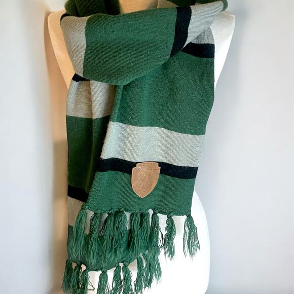 Harry Potter Slytherin House Scarf Wizarding World Green Knit Cosplay Licensed - Picture 1 of 7